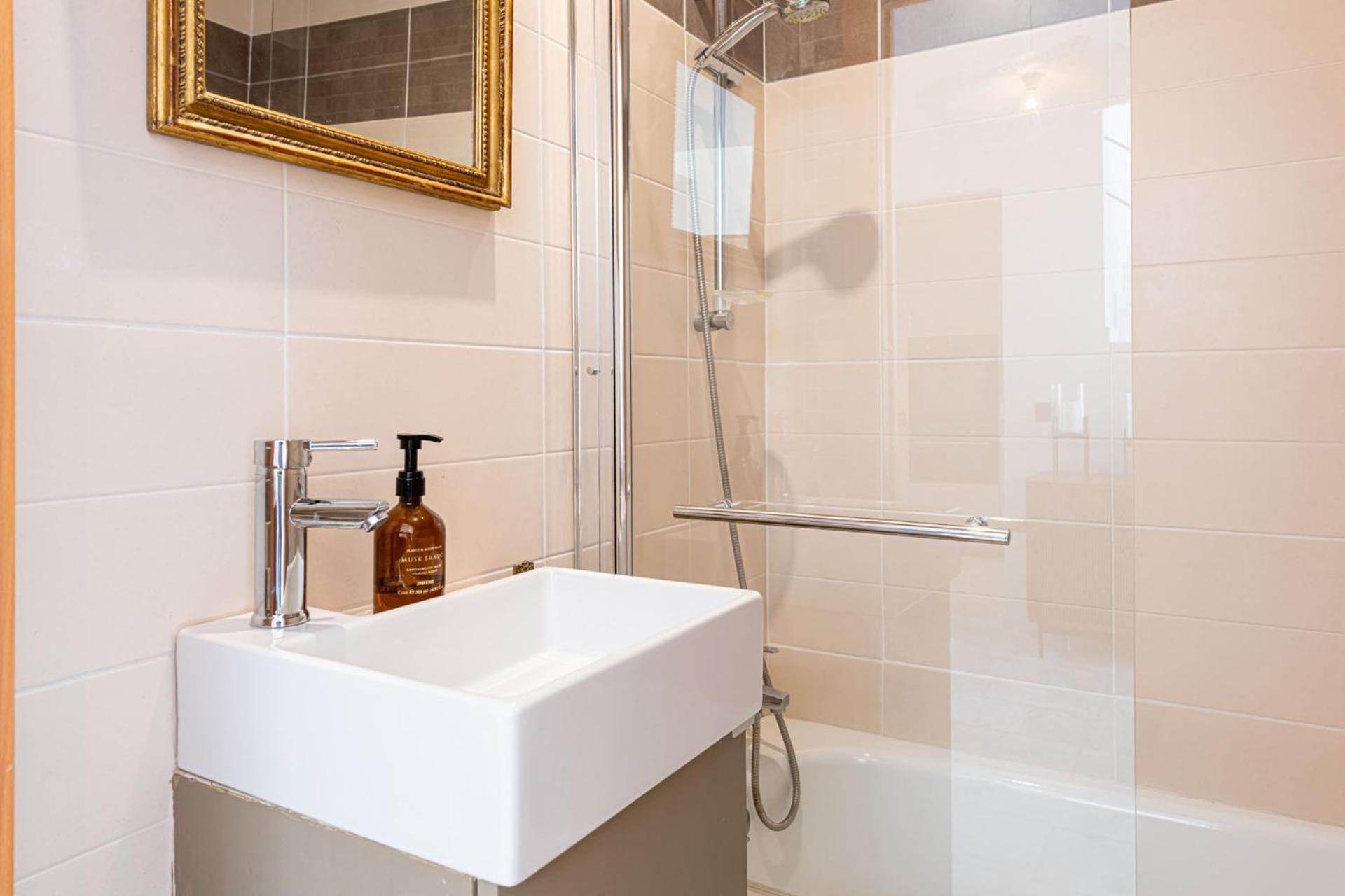 Apartamento Metropolitan In By Solaga Homes